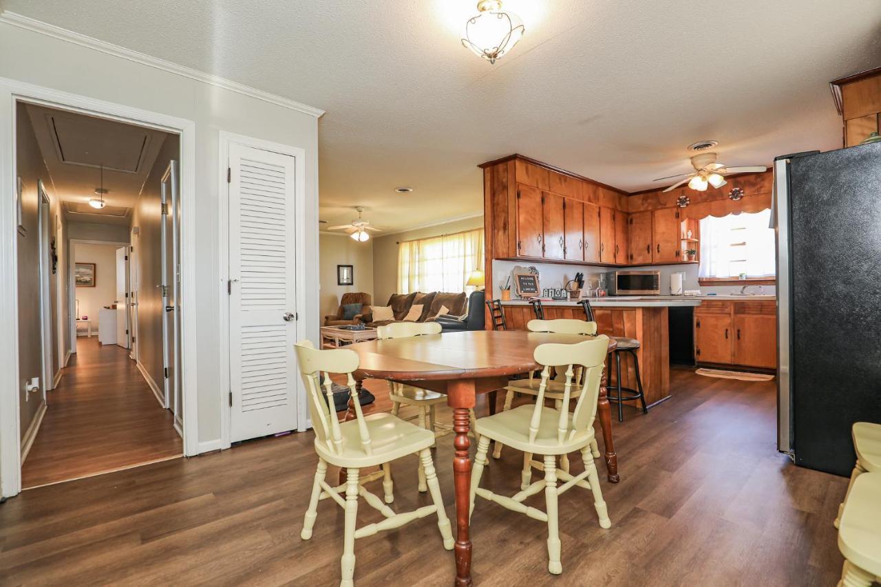 Spacious Home With Waterfront View-Welcome Pets Sneads Ferry Exterior photo