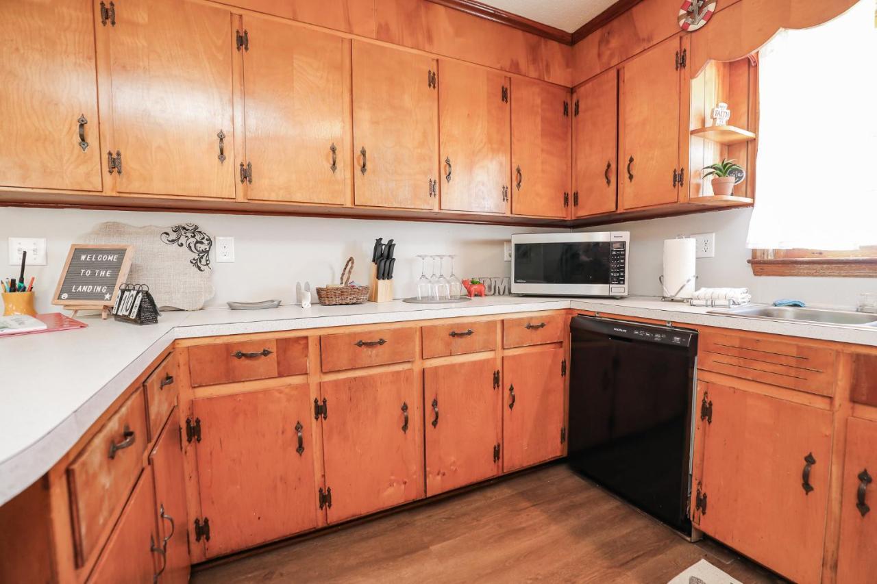 Spacious Home With Waterfront View-Welcome Pets Sneads Ferry Exterior photo
